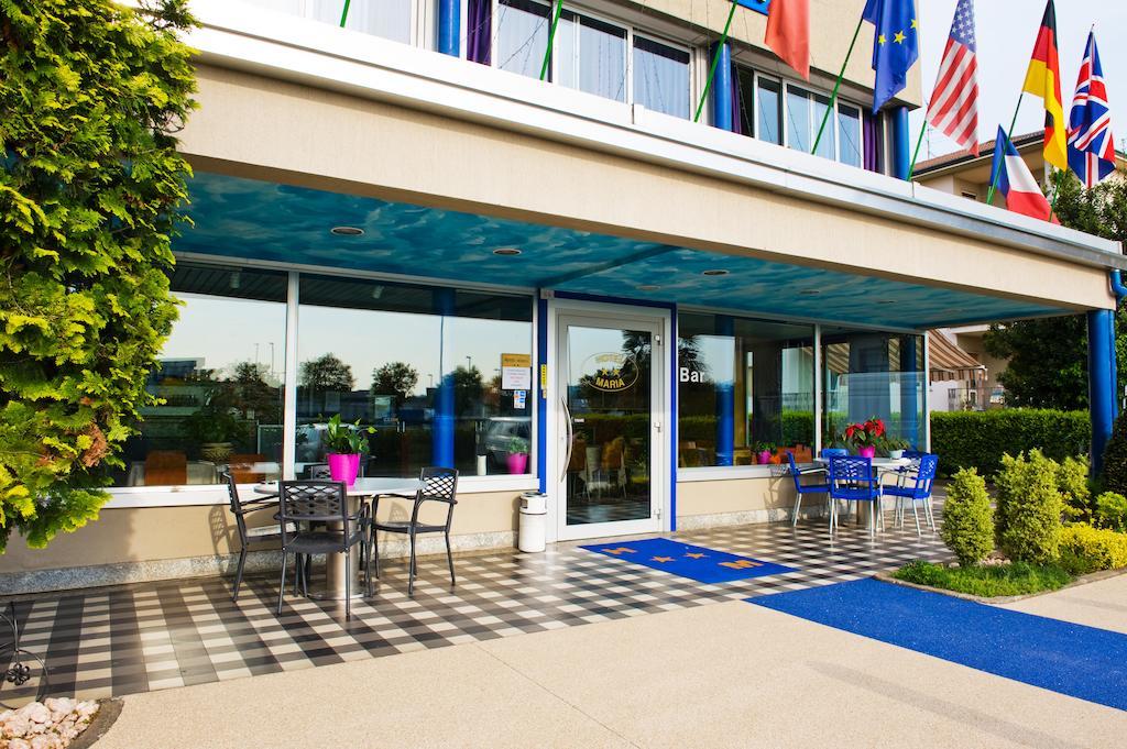 Hotel Maria Luisago Екстериор снимка