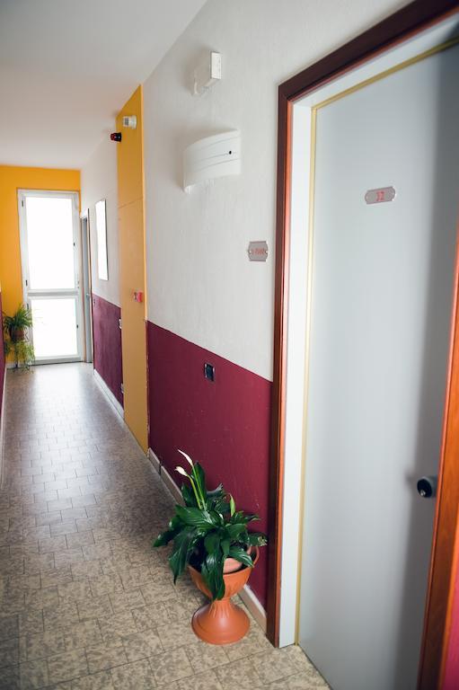 Hotel Maria Luisago Екстериор снимка